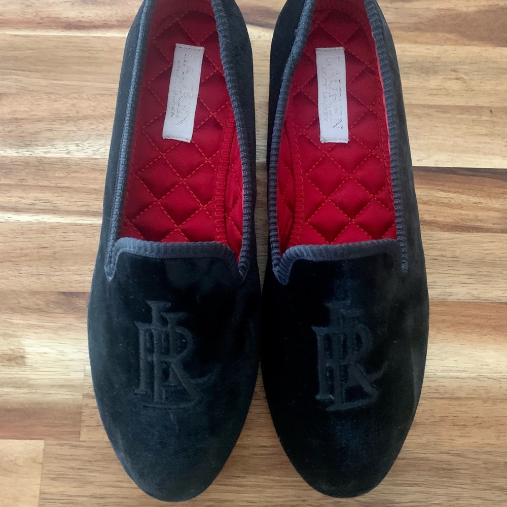 Black velvet Ralph Lauren flats, never worn with red lining size women’s 7.